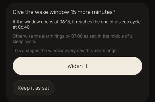 Wakira screen, with example data: "Give the wake window 15 more minutes?" If the window opens at 06:15, it reaches the end of a sleep cycle at 06:40; otherwise the alarm rings by 07:00 as set, in the middle of a sleep cycle. With the buttons "Widen it" and "Keep it as set".